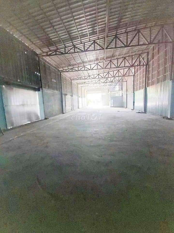 Cho thuê nhà xưởng 1,200m2 giá thuê 42tr