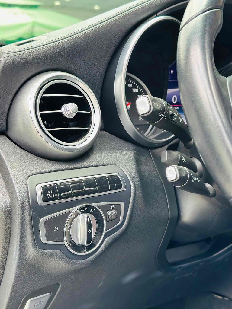 Mercedes Benz GLC 300 AMG 4MATIC  Model 2017. Mua bán Ô tô tại Quận 8 Tp Hồ Chí Minh được đăng bởi Hồng Phúc hình 5