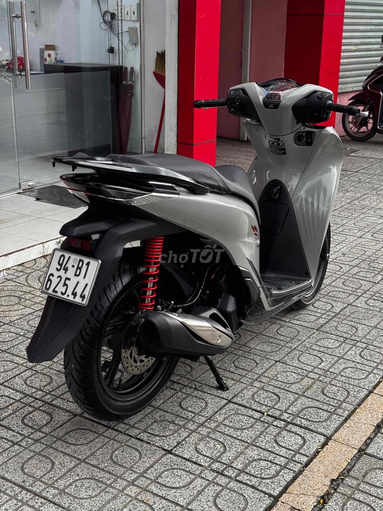 Honda SH 160i ABS 2023 Серо-черный black