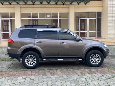 Mitsubishi Pajero Sport máy dầu 2 cầu