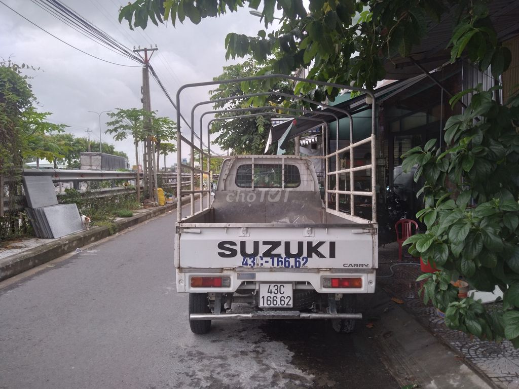Xe tải suzuki trắng tốt, không hư hỏng 750kg