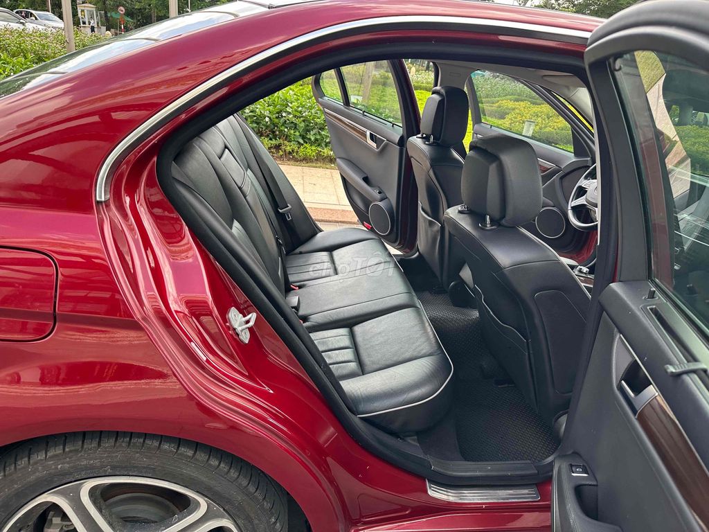 BÁN MER C250 2011 CHẤT LƯỢNG CAO ***. Mua bán Ô tô tại Quận Long Biên Hà Nội được đăng bởi Em Minh hình 9