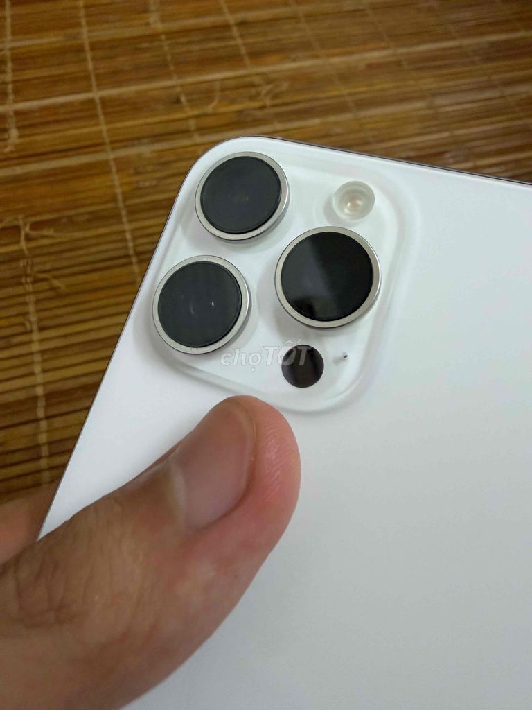 Apple iPhone 16 Pro Max 256GB Trắng 93%. Mua bán Điện thoại tại Quận Bắc Từ Liêm Hà Nội được đăng bởi Đào Ngọc Hiếu hình 1