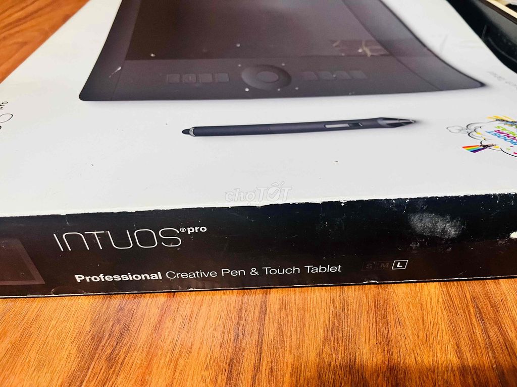Bảng vẽ Wacom Intuos Pro màu đen