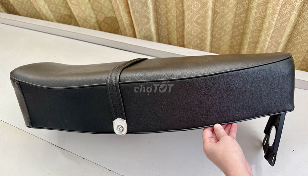 Yên xe máy Vespa cổ Da PU Đen. Mua bán Phụ tùng xe tại Quận 12 Tp Hồ Chí Minh được đăng bởi Thảo hình 1