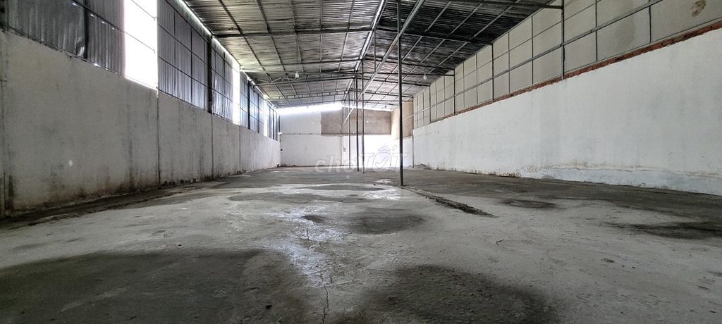Cho thuê Kho 300 m2 giá rẻ