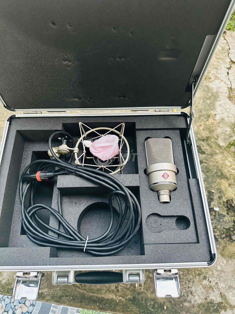 Micro Neumann TLM 103 Bạc phụ kiện đầy đủ. Mua bán Tivi, Âm thanh tại Huyện Bình Đại Bến Tre được đăng bởi Nguyễn Hồng Phúc hình 1