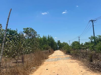 🔵 1,6 Mẫu Lô Góc View Hồ, Mt Nguyễn Minh Châu Tân Tiến Giá Ngộp. Mua bán đất tại Thị xã La Gi Bình Thuận được đăng bởi Ngân Haro