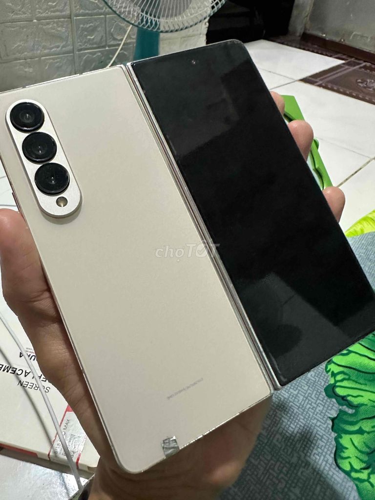 Samsung Z Fold 4 trắng SSVN zin đẹp có gl. Mua bán Điện thoại tại Quận 12 Tp Hồ Chí Minh được đăng bởi Thành Phát hình 1