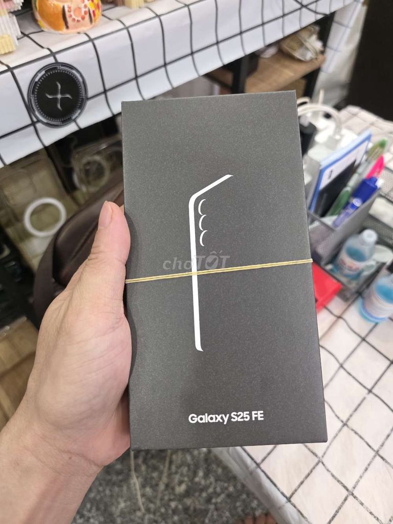 Samsung S25 FE 5G 8/128 FULLBOX 99.9% BH T4/2027. Mua bán Điện thoại tại Quận Tân Phú Tp Hồ Chí Minh được đăng bởi Ngô Minh Mobile  hình 1