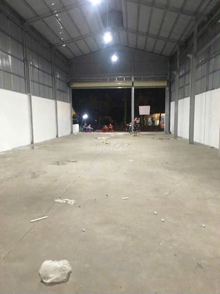 Cho thuê xưởng 250m2,Tân Bình,Dĩ An,Bình Dương