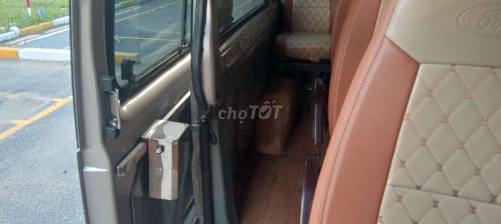 Bán xe ford 16 chổ. Mua bán Ô tô tại Huyện Bình Chánh Tp Hồ Chí Minh được đăng bởi Nguyễn hữu Tuấn hình 3