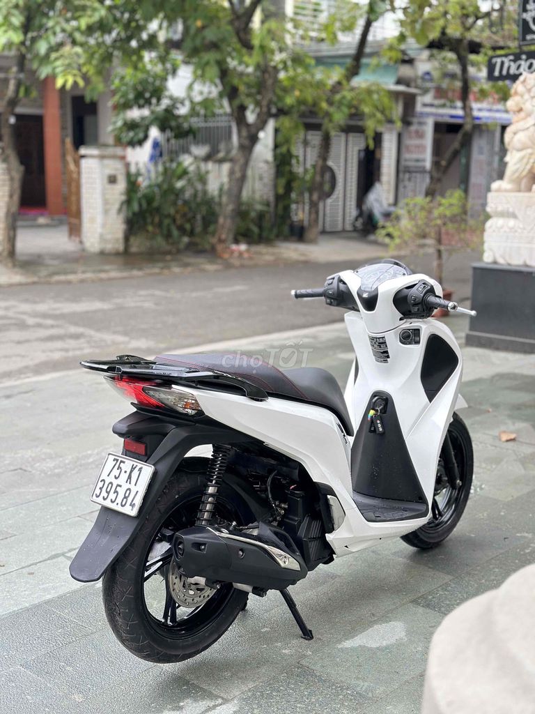 SH 2018 sporty , xe cực kì đẹp, bao ngon. Mua bán Xe máy tại Thành phố Huế Thừa Thiên Huế được đăng bởi Trần Quý hình 3