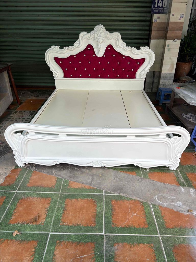 Giường. giường tân cổ điển . giường 1m6. Mua bán Giường, chăn ga gối nệm tại Quận Tân Phú Tp Hồ Chí Minh được đăng bởi  Diep Nguyen hình 1