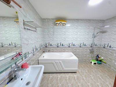 Nhà rộng mới xây full nội thất cao cấp - oto đỗ cửa. Cho thuê nhà ở tại Thành phố Thái Bình Thái Bình được đăng bởi Bùi Chí Thức