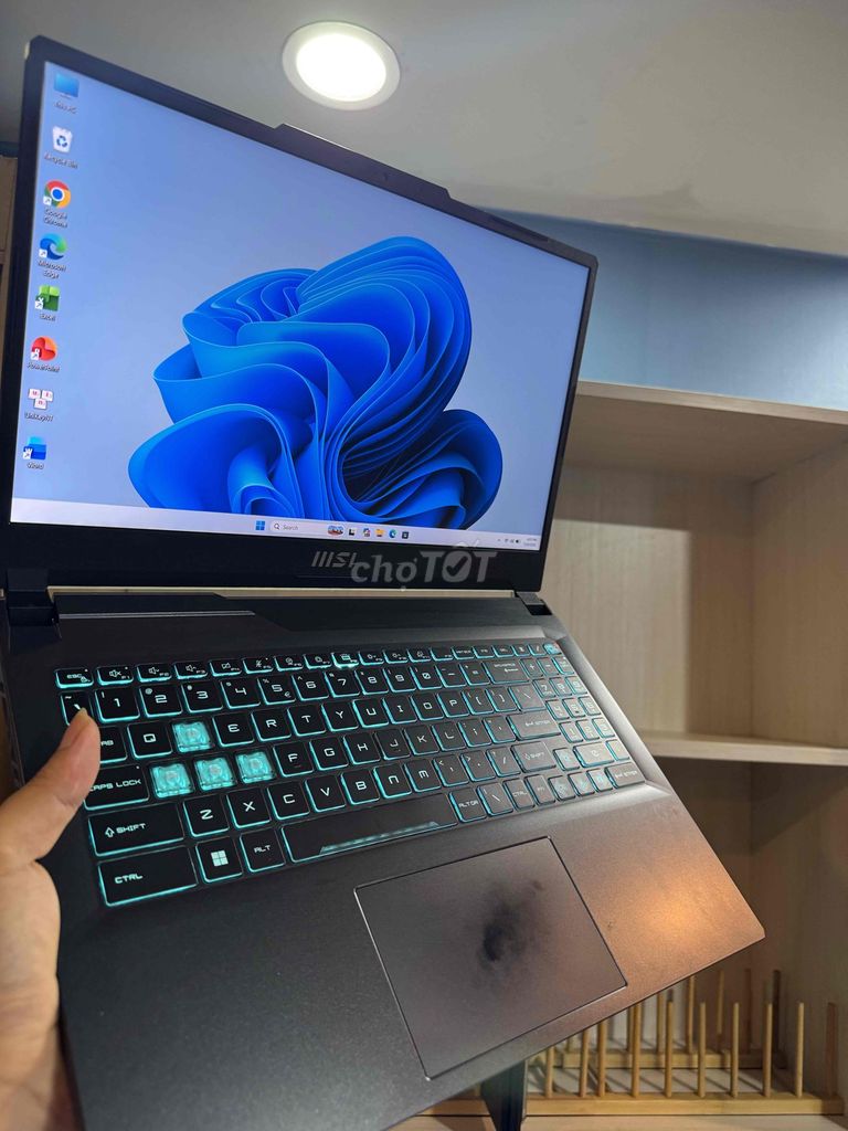 Laptop MSI Gaming i7 16GB/512GB RTX 4050 15.6inch. Mua bán Laptop tại Quận Gò Vấp Tp Hồ Chí Minh được đăng bởi Thanh lí cầm đồ hình 1