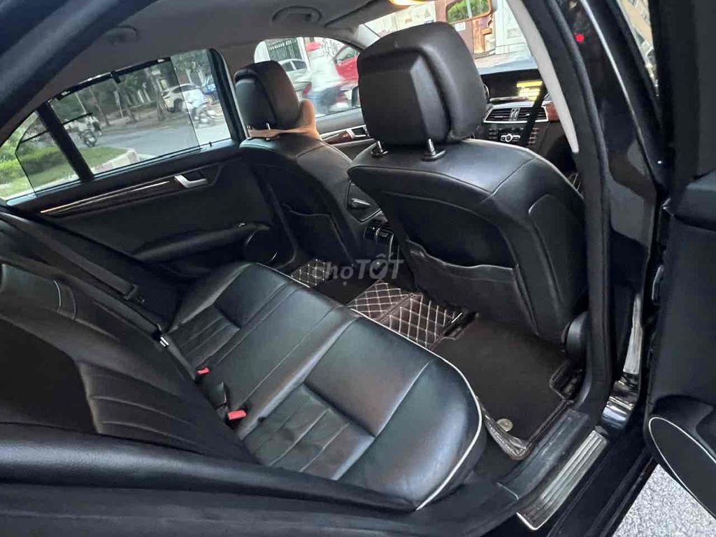 Mercedes Benz C Class 2011 C250. Mua bán Ô tô tại Quận Nam Từ Liêm Hà Nội được đăng bởi Chú Thắng  hình 8