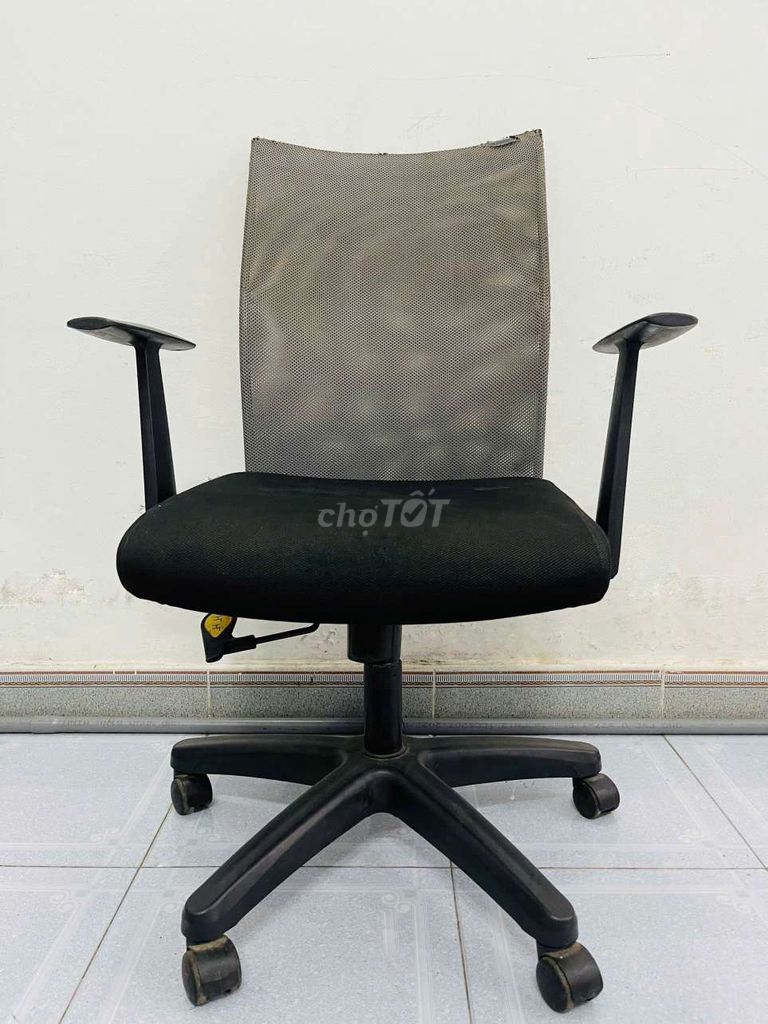 Ghế văn phòng . Mua bán Đồ dùng văn phòng tại Quận 12 Tp Hồ Chí Minh được đăng bởi Hoàng Trung hình 1