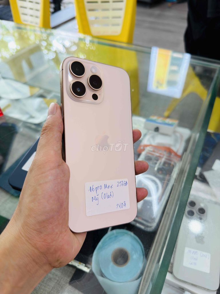 Apple iPhone 16 Pro Max 256GB 17.5tr. Mua bán Điện thoại tại Quận Hải Châu Đà Nẵng được đăng bởi Hoàng Táo 273 Nguyễn Hoàng Đà Nẵng hình 1