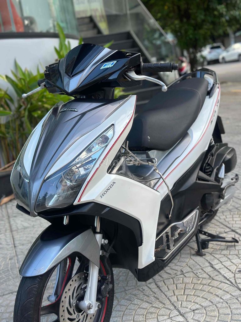 Мотоцикл Honda Air Blade 2014, белый
