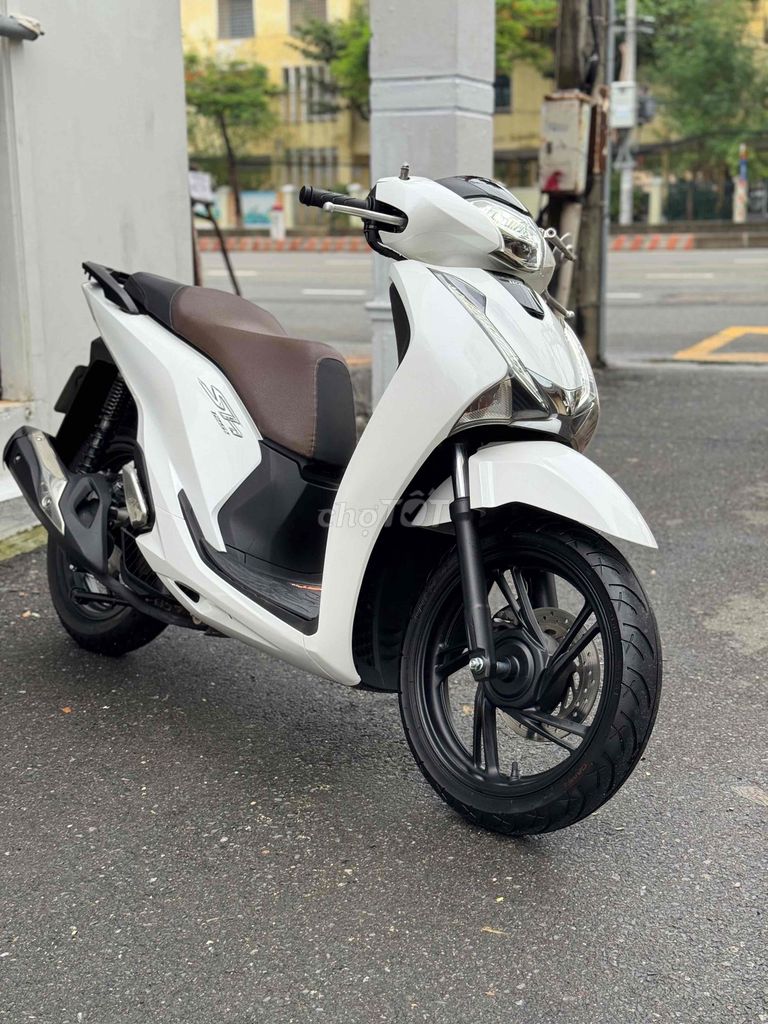 Honda SH 125 Trắng Máy rin. Mua bán Xe máy tại Quận Ngũ Hành Sơn Đà Nẵng được đăng bởi Nguyễn Phước Vĩnh hình 3