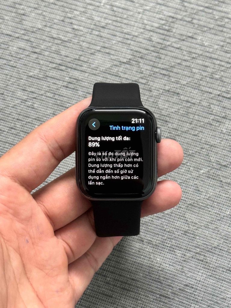 Apple Watch Series 4/44MM LTE Nhôm Đen Mã Mỹ