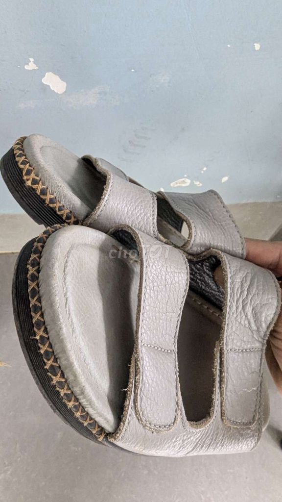 Dép da size 39 đã sử dụng. Mua bán Giày dép tại Thành phố Buôn Ma Thuột Đắk Lắk được đăng bởi Nguyễn Khánh hình 1
