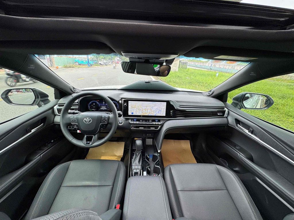 Toyota Camry 2025 2.5HEV TOP - 1300 km màu trắng. Mua bán Ô tô tại Thành phố Thủ Đức Tp Hồ Chí Minh được đăng bởi Hữu Phúc hình 12