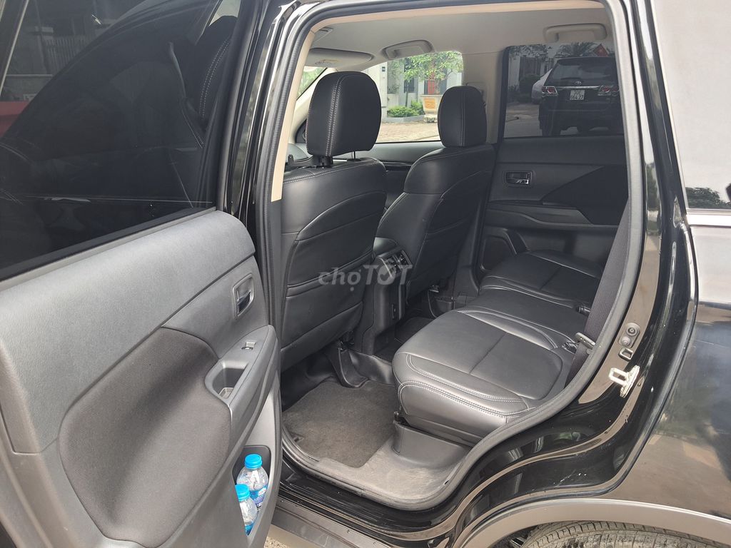 Mitsubishi Outlander 2.0 2022 Đen 2 vạn