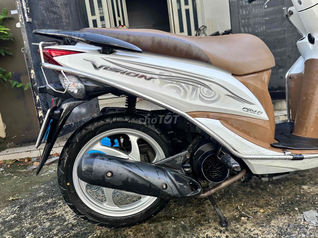 Vision 2014 limited, màu trắng, nguyên zin,2 chìa. Mua bán Xe máy tại Quận Bình Tân Tp Hồ Chí Minh được đăng bởi Đông hình 11