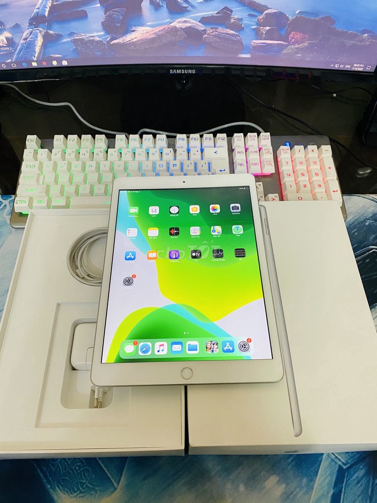 0983568970 - iPad gen7 2019 32gb 4G chính hãng FPT shop