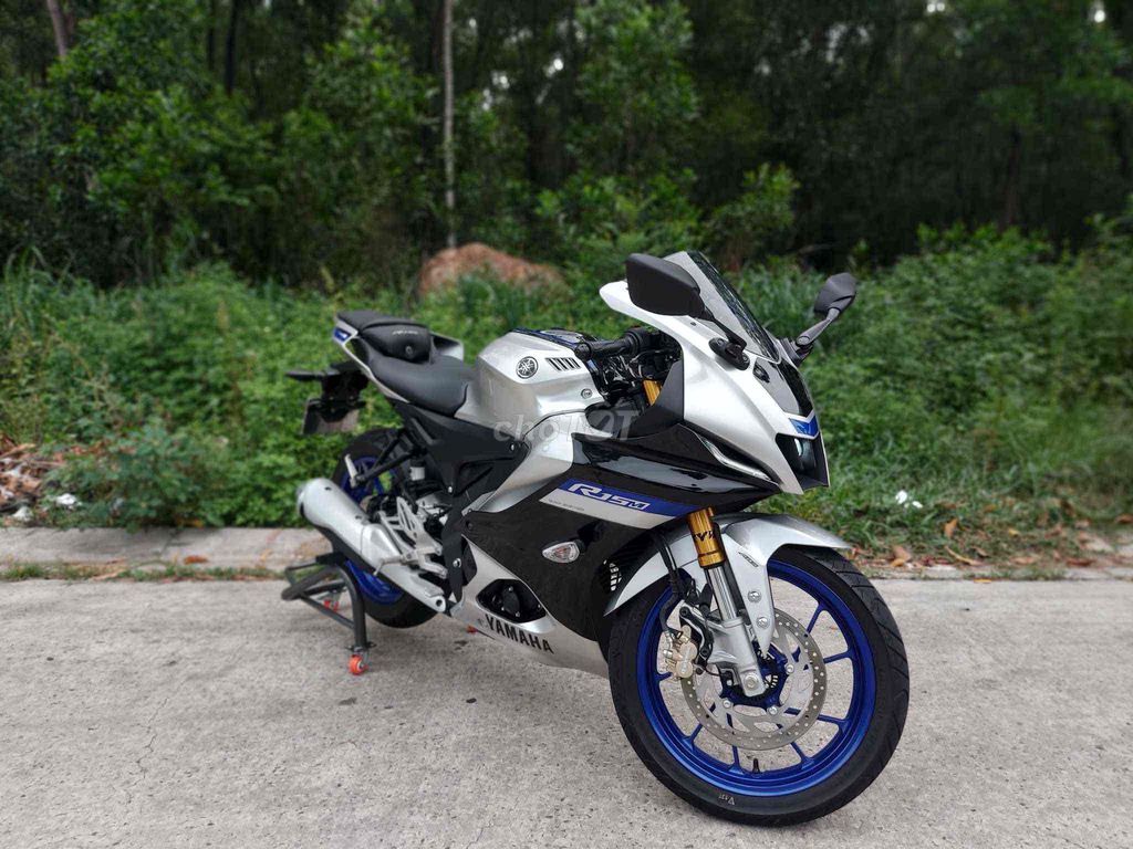 Yamaha R15 M Silver скользит как новые владельцы