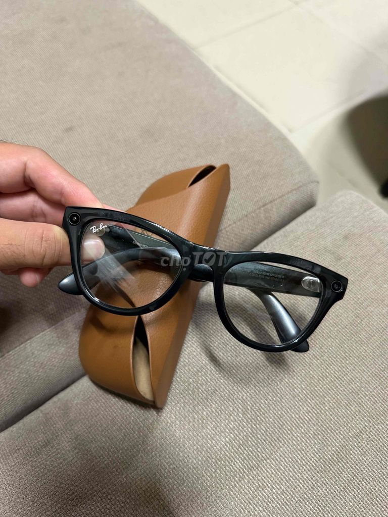 Kính thông minh Ray-Ban Meta Skiller Đen. Mua bán Thiết bị đeo thông minh tại Quận 10 Tp Hồ Chí Minh được đăng bởi nguyên đoàn hình 1