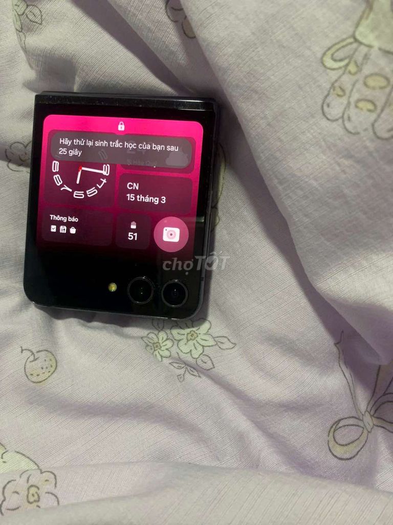 Samsung Z Flip 5 Đen Hỏng màn trong. Mua bán Điện thoại tại Quận Hải Châu Đà Nẵng được đăng bởi nam hình 1