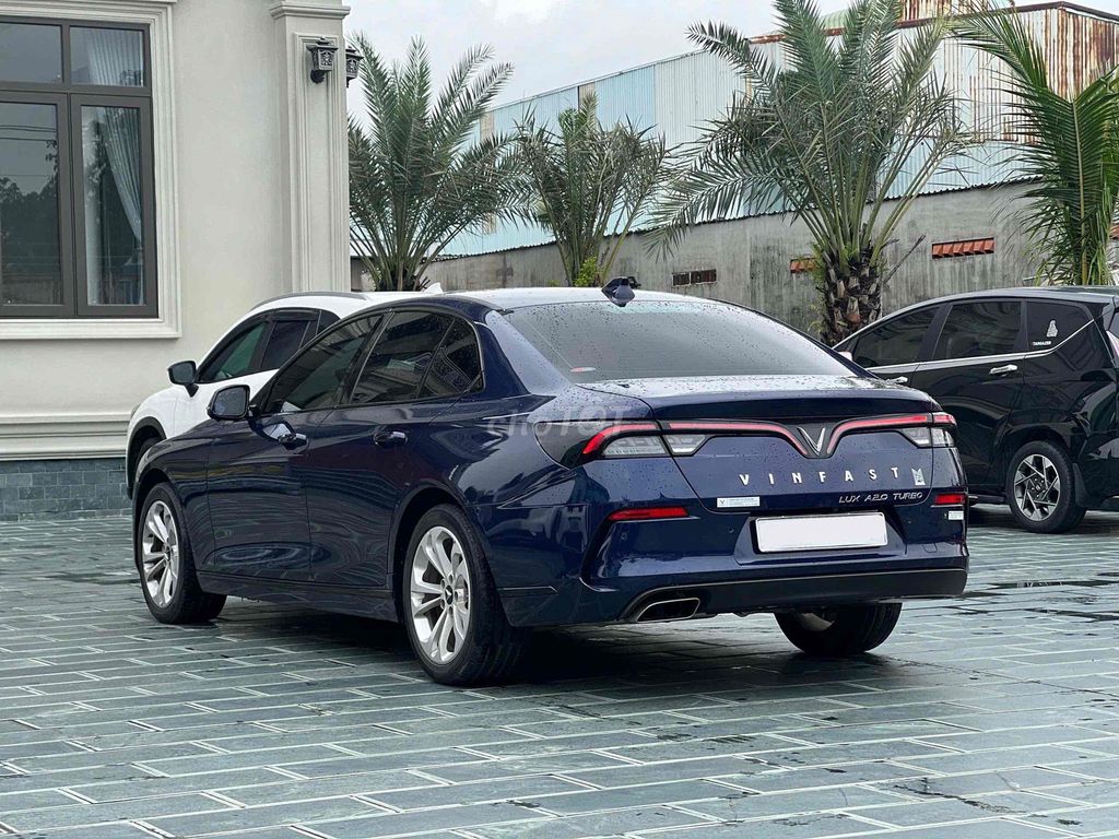 Vinfast Lux A Base 2022 Синий 36000 км
