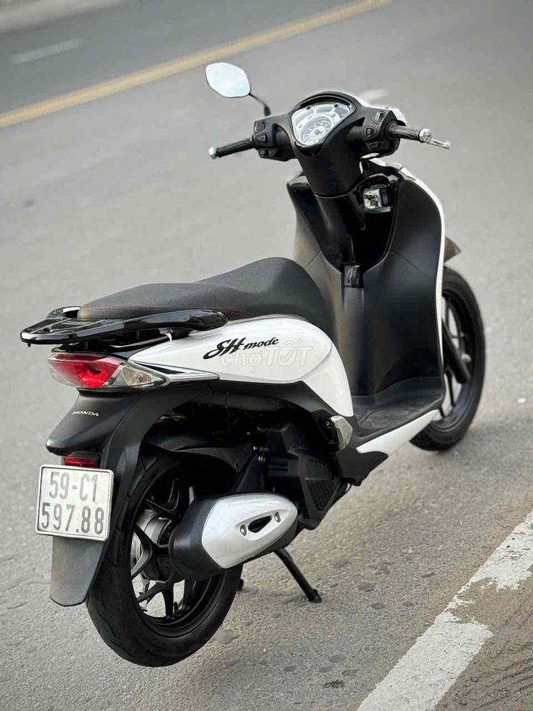 Honda SH Mode 2015 Trắng đen. Mua bán Xe máy tại Quận 7 Tp Hồ Chí Minh được đăng bởi Tú hình 6
