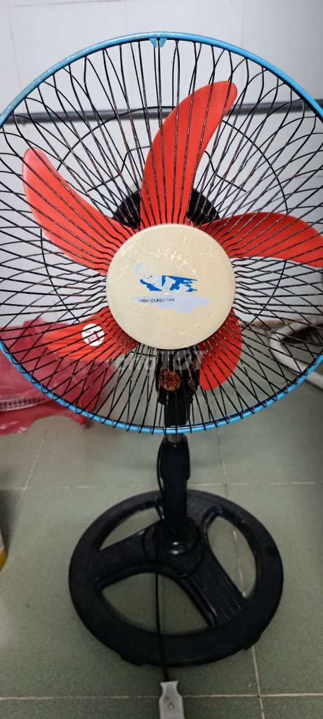 Quạt đứng Đen, Đỏ đã sử dụng. Mua bán Quạt tại Huyện Nhà Bè Tp Hồ Chí Minh được đăng bởi repairer motorbikes hình 1