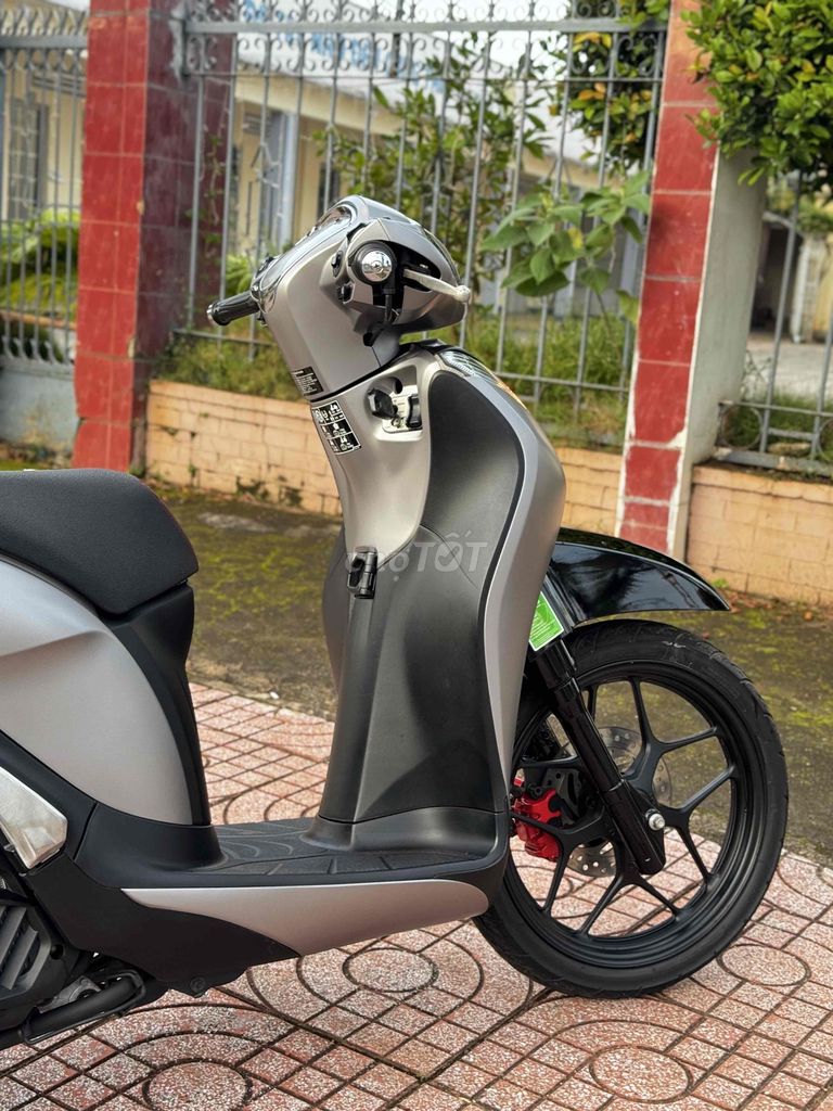 Thanh lý Shmode 2016 Dọn New Bao Chất. Mua bán Xe máy tại Thành phố Buôn Ma Thuột Đắk Lắk được đăng bởi Cửa Hàng Xe Máy 297 Nguyễn văn cừ hình 5