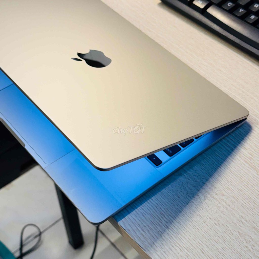 Apple Macbook Air M2 16GB/512GB starlight. Mua bán Laptop tại Quận Ba Đình Hà Nội được đăng bởi Nguyen  hình 1
