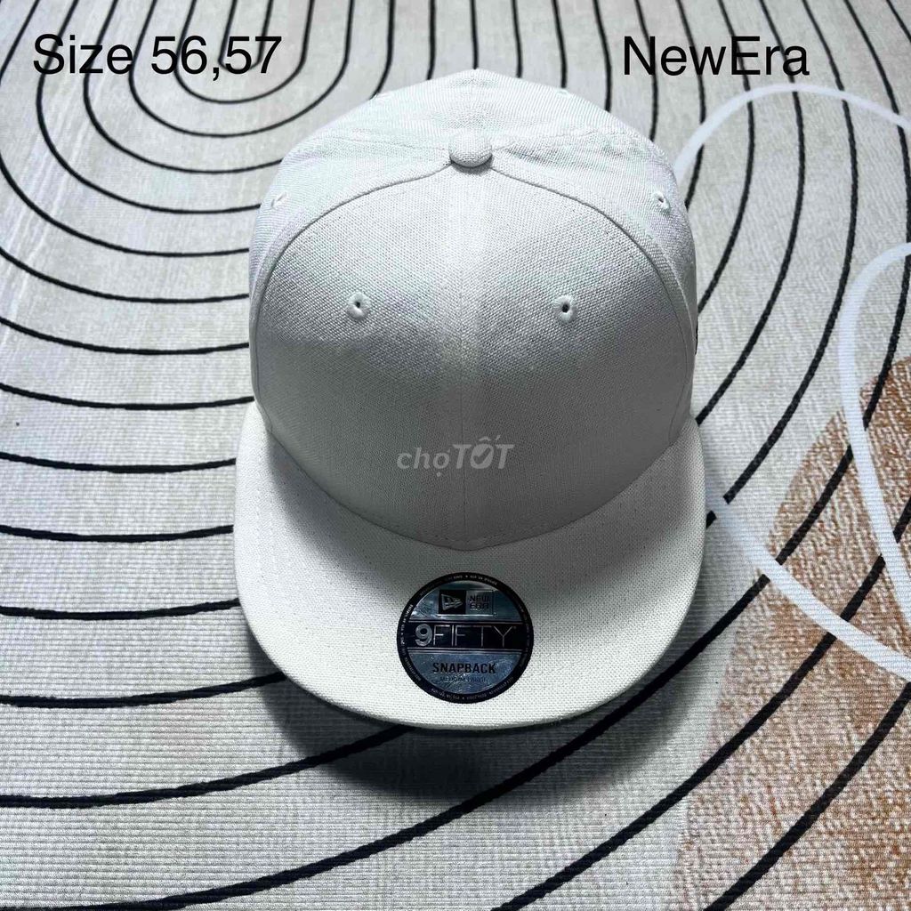 Mũ lưỡi trai New Era Unisex Trắng 56. Mua bán Phụ kiện thời trang khác tại Huyện Đức Trọng Lâm Đồng được đăng bởi Black 2hand  hình 1