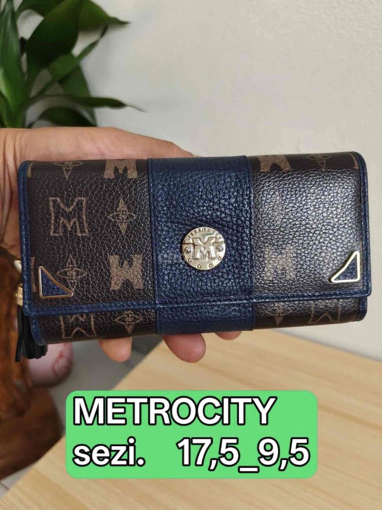 Ví dài Nữ METROCITY Da Nâu 17.5x9.5 cm. Mua bán Túi xách tại Huyện Tân Phú Đồng Nai được đăng bởi Wang Andy hình 1