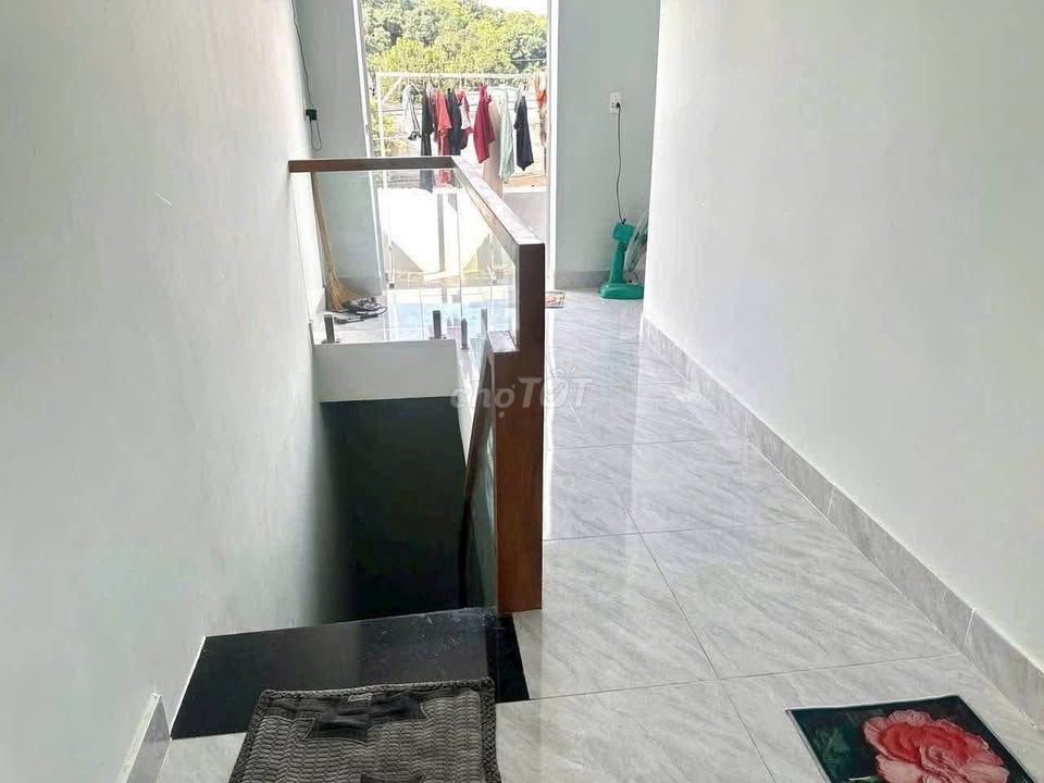 Bán gấp Nhà gần chợ Hưng Long 100m2 giá 850 triệu sổ hồng riêng. Mua bán nhà ở tại Huyện Bình Chánh Tp Hồ Chí Minh được đăng bởi nhi hình 5