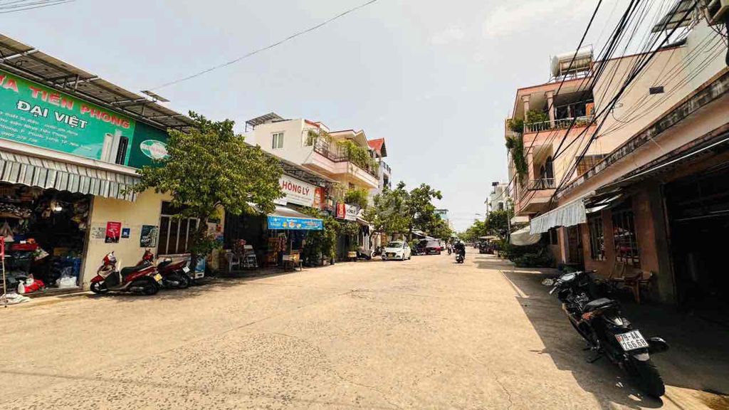 Продажа дома 4 класса Bae Van Dan Phuoc Long Street в Нячанге, частная собственность рядом с рынком