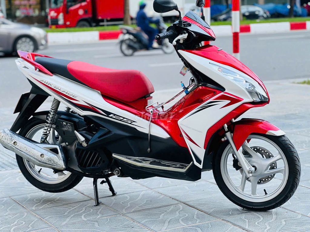 Honda Air Blade 125fi Красно-белая оригинальная
