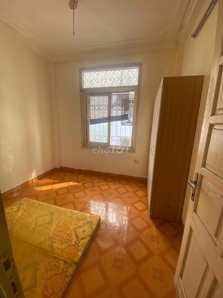 Комната в переулке 83 Dao Tan, выход к переулку 30 Buoi