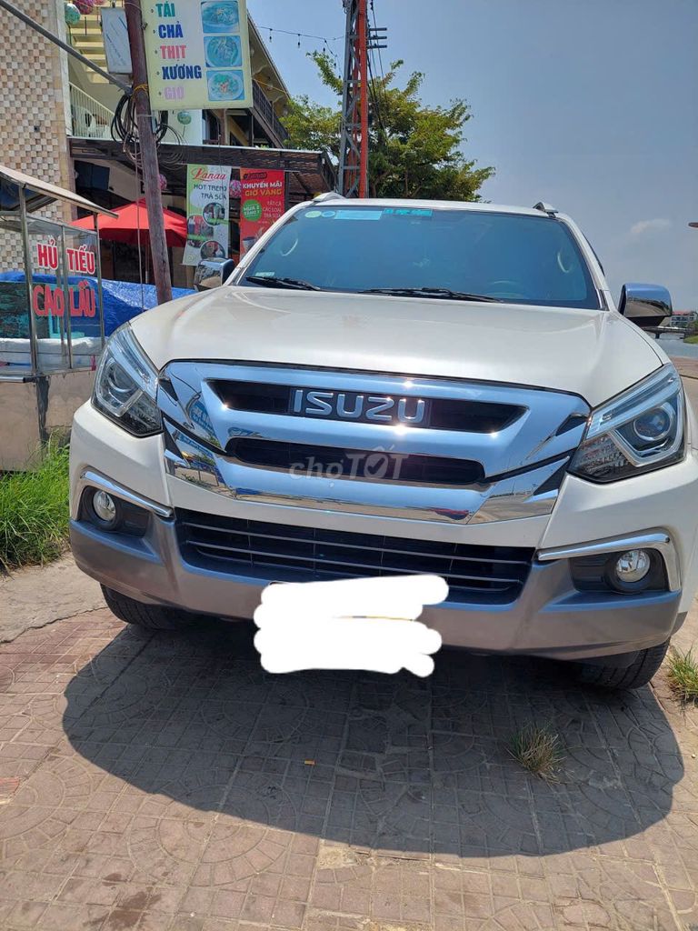 ISUZU MUX 2018. Mua bán Ô tô tại Thành phố Hội An Quảng Nam được đăng bởi Nguyễn quang hiếu hình 1