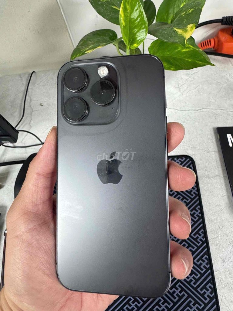 Apple iPhone 15 Pro 128GB Đen Đã sử dụng. Mua bán Điện thoại tại Huyện Hóc Môn Tp Hồ Chí Minh được đăng bởi Nguyễn quốc quang trung hình 1