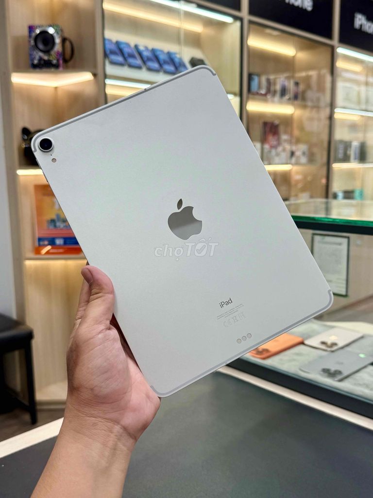 Apple iPad Pro 2018 256GB Bạc 5G Wifi 120Hz 99%. Mua bán Máy tính bảng tại Thành phố Biên Hòa Đồng Nai được đăng bởi KIM MOBILE BIÊN HÒA hình 1