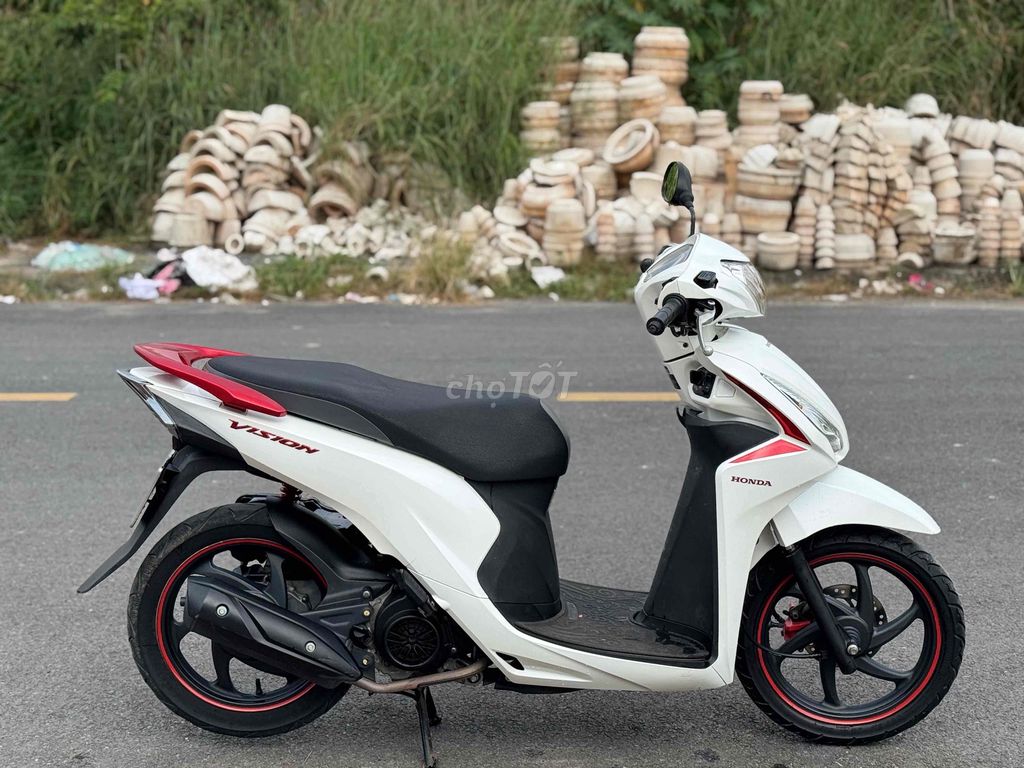 Honda Vision 2019 Trắng. Mua bán Xe máy tại Thành phố Thuận An Bình Dương được đăng bởi Bùi Linh hình 4