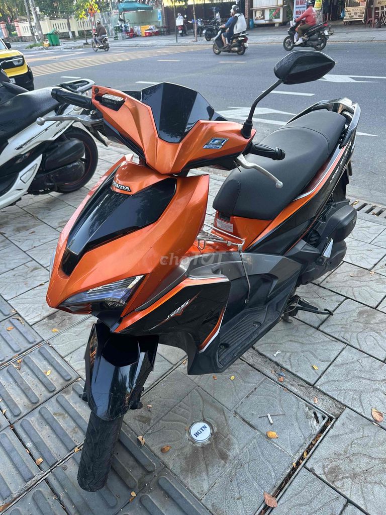 Honda Air Blade 2016 Черно-оранжевый